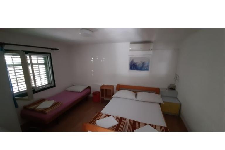 Apartments Vukmir – photo 10