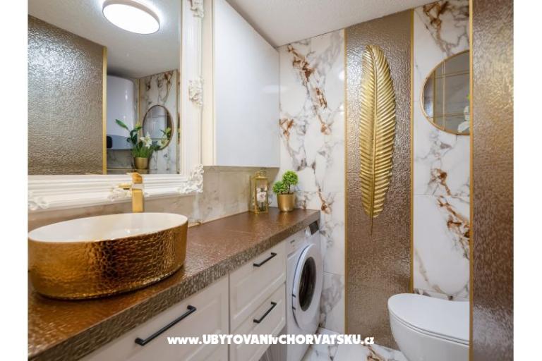 Apartments Romilda, by the beach – photo 12