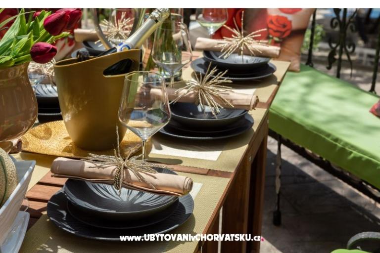 Apartments Romilda, by the beach – photo 17