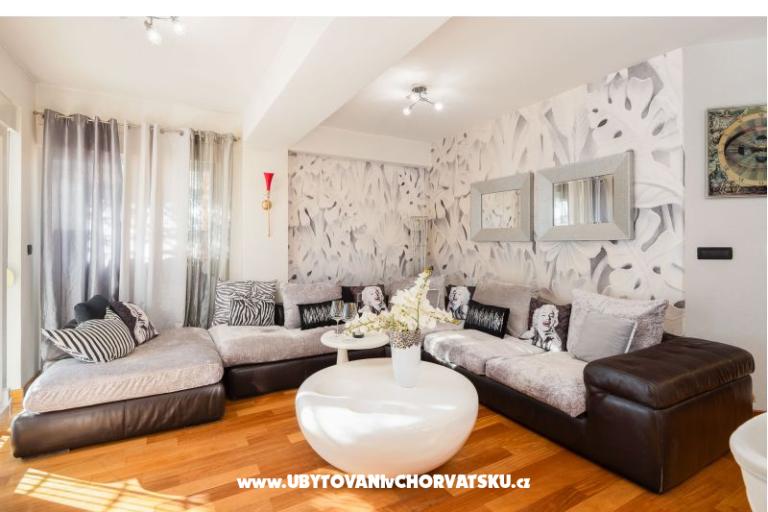 Apartments Romilda, by the beach – photo 8