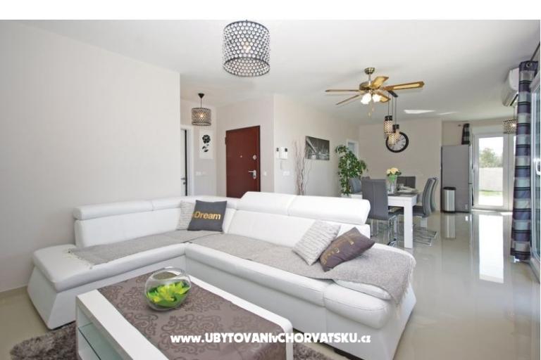 Lux AP6+2 jacuzzi – photo 18