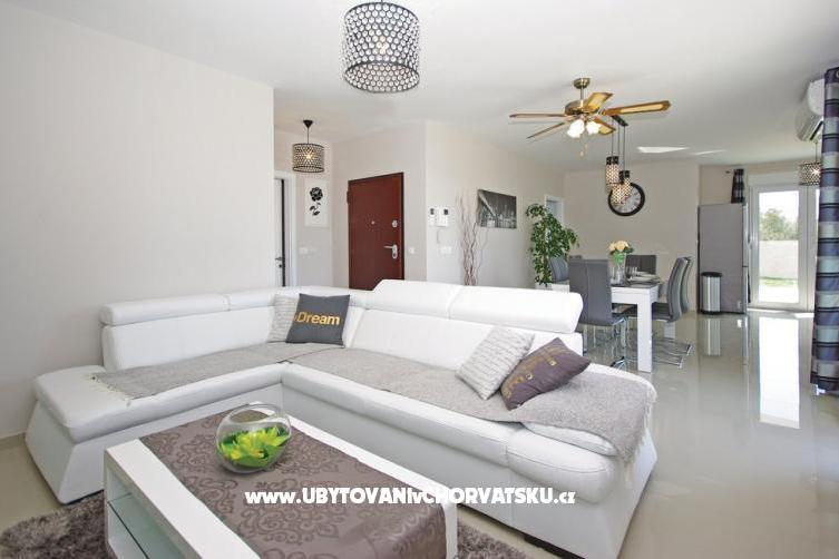 Lux AP6+2 jacuzzi – photo 6