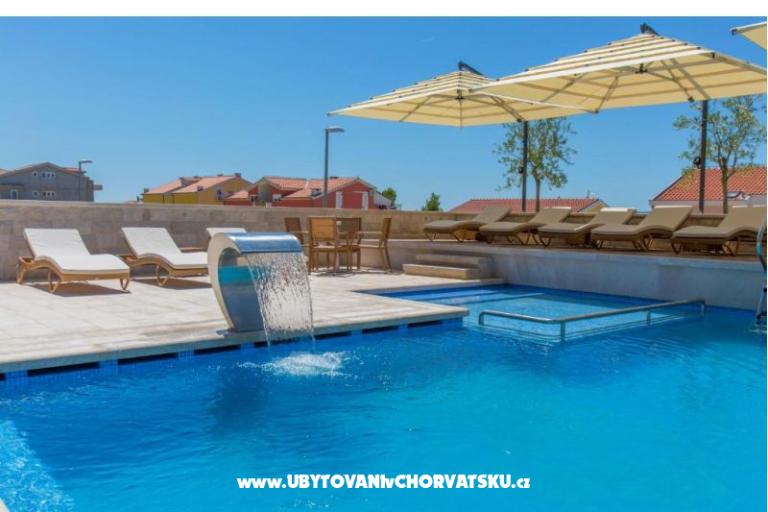 Luxury Aparthotel – photo 4