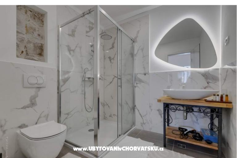 Luxury Rooms Palace B&B – photo 7