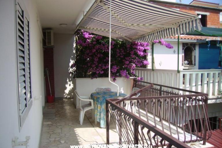 Apartments Jelaska – photo 14