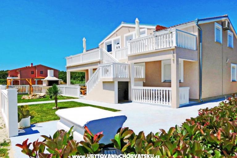 Apartments Tena – photo 2