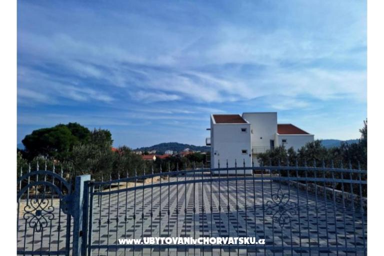 Apartments AS sa bazenom – photo 10
