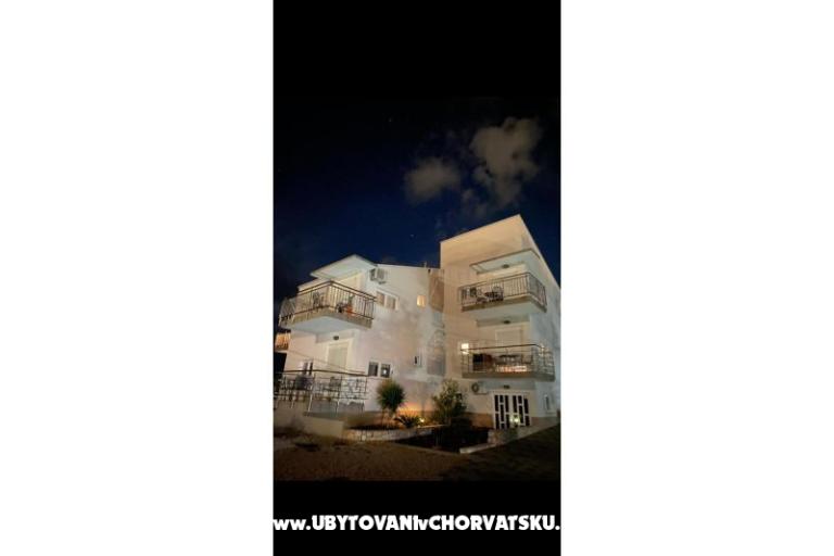 Apartments AS sa bazenom – photo 33