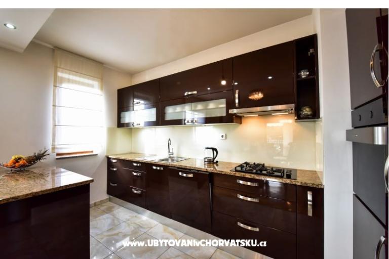 Apartment Ela – photo 4