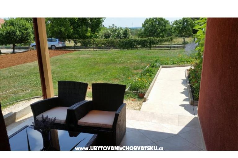 Apartments Jurkin Nin – photo 2