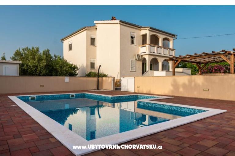 POOL HOUSE STIPE – photo 20