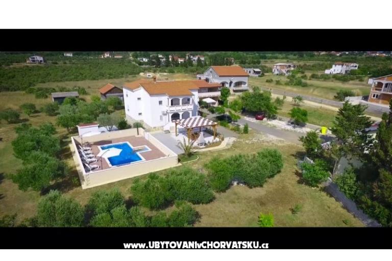 POOL HOUSE STIPE – photo 3