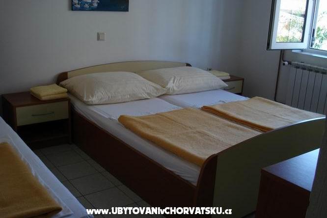 Apartments Jakišnica – photo 12