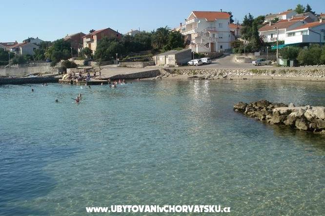 Apartments Jakišnica – photo 4