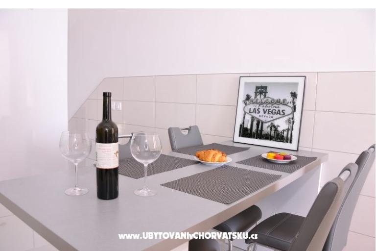Macadams apartmani i restoran – photo 15