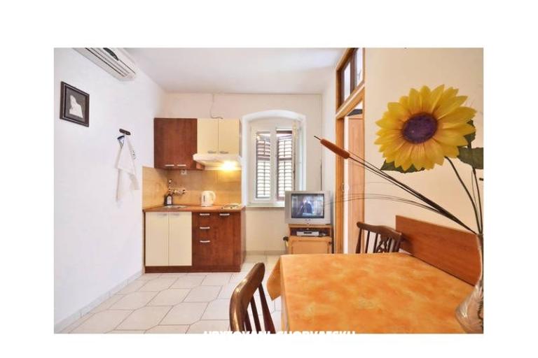 Apartments Stari Grad /Omiš center/ – photo 15
