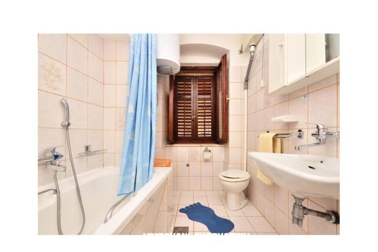Apartments Stari Grad /Omiš center/ – photo 16