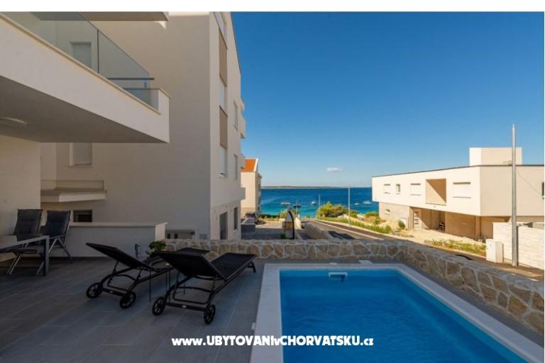 Dolphin view + pool by the beach – photo 2