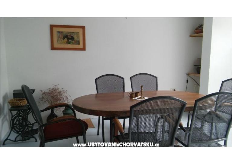 Renovated old house near sea in Pag – photo 8