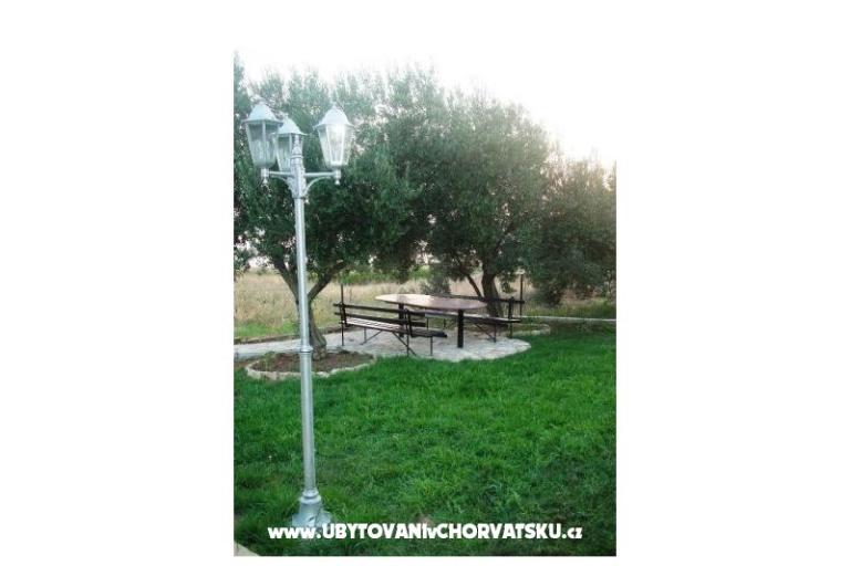 Apartments Ivan i Zeljka Pakostane – photo 11