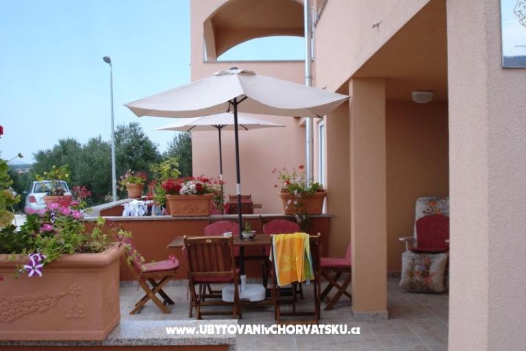 Apartments Ivan i Zeljka Pakostane – photo 12