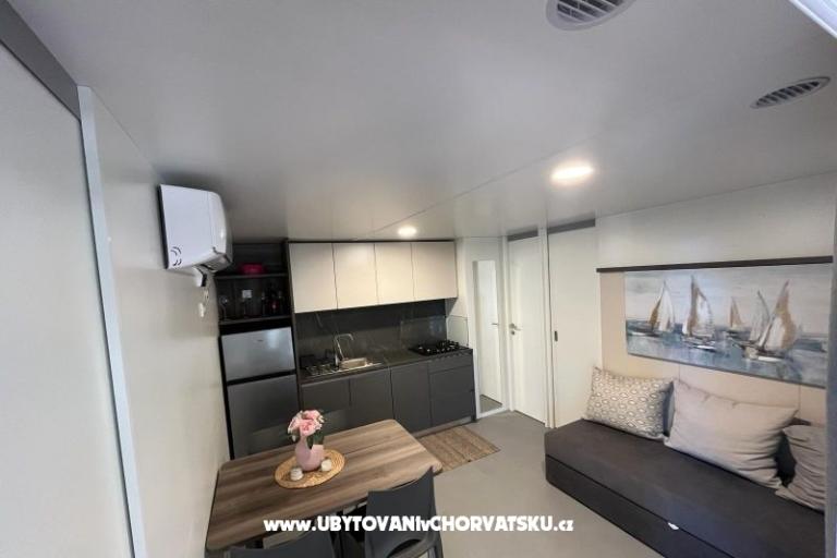 Mobile home Sunny day – photo 11