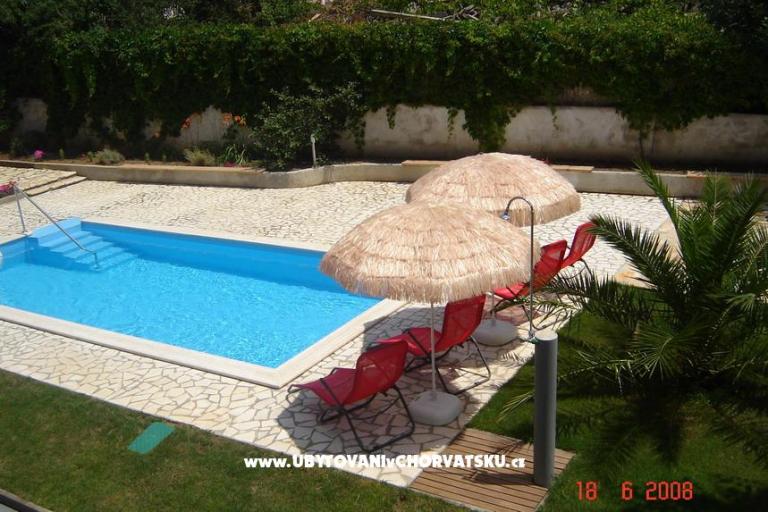 Ulika  tours apartments – photo 6