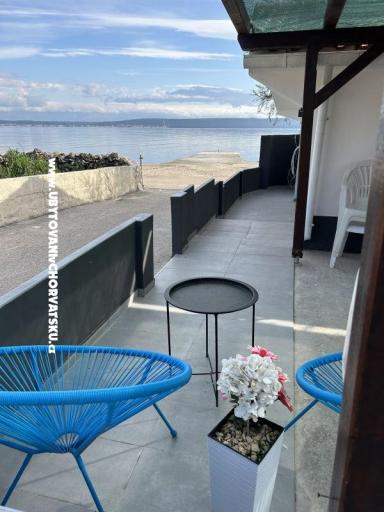 Holiday House first row to the sea – photo 5