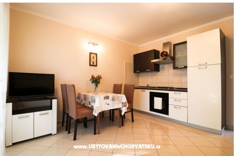  House with pool - Villa Marijana  – photo 18