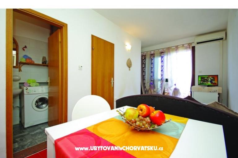Seafront Studio Apartment + Balcony – photo 3