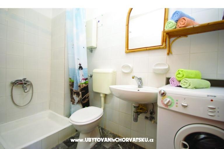Seafront Studio Apartment + Balcony – photo 7