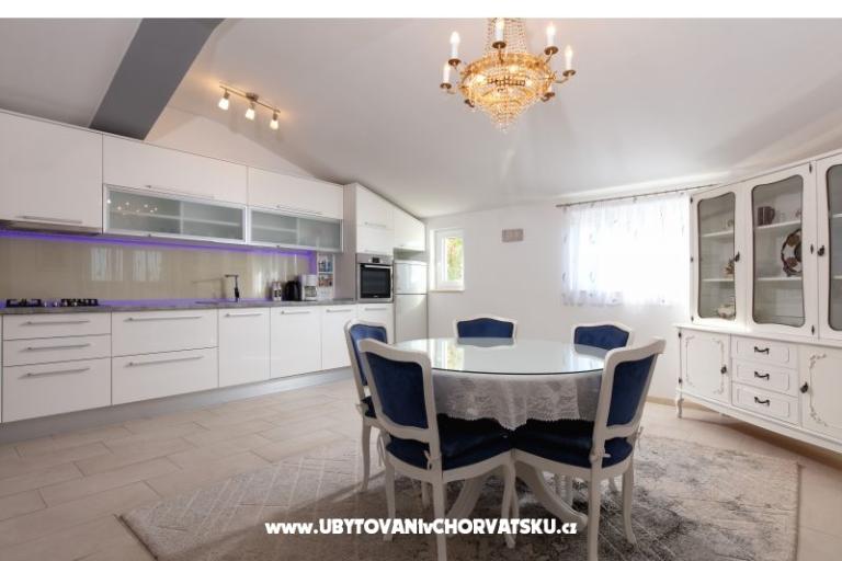 Wide Apartment with Pool  – photo 5