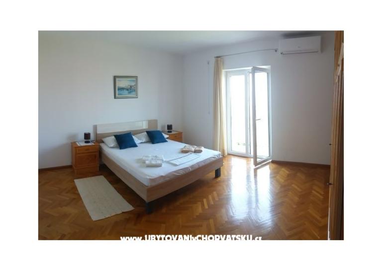 Apartments s bazenom Cvita/Podstrana – photo 9