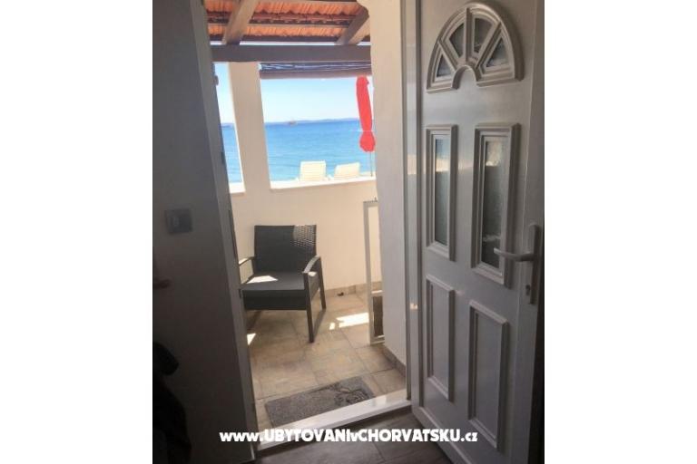 Apartment on the beach – photo 3