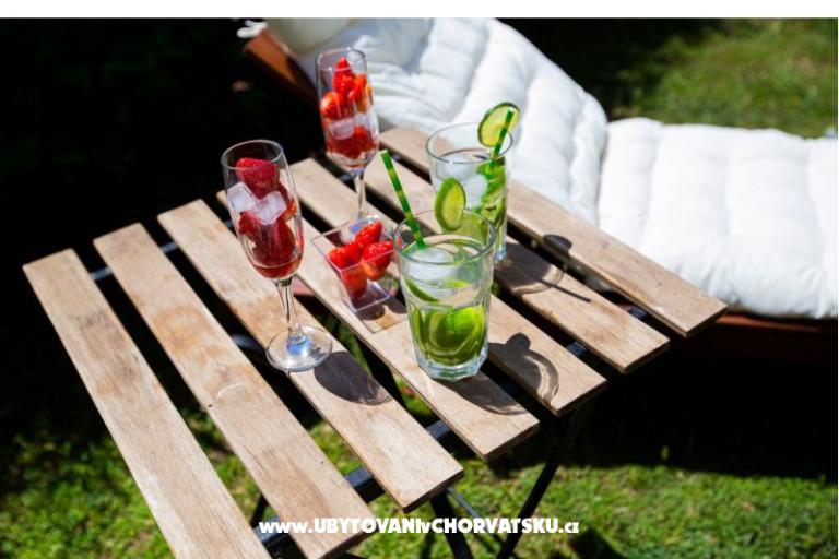 Apartment lux with garden – photo 4
