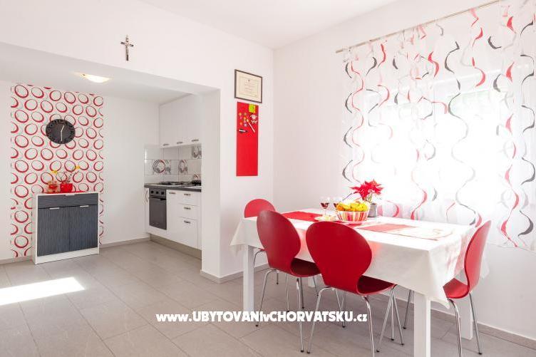 Apartments Leni – photo 4
