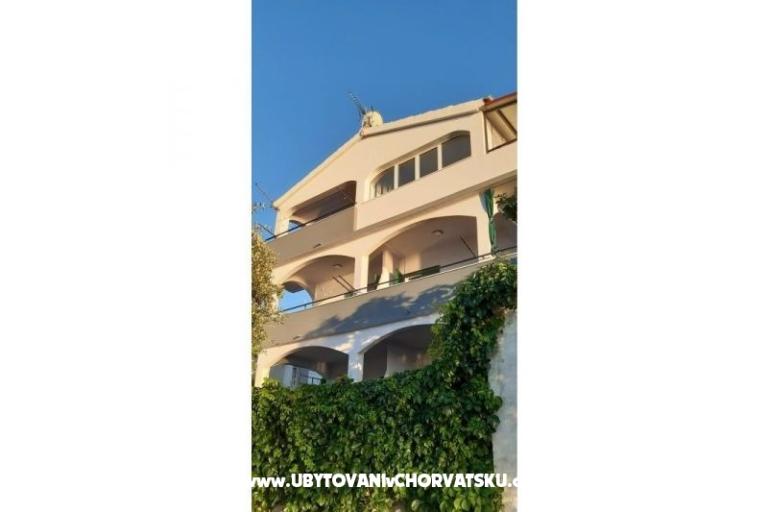Apartments 10 metara od mora – photo 17