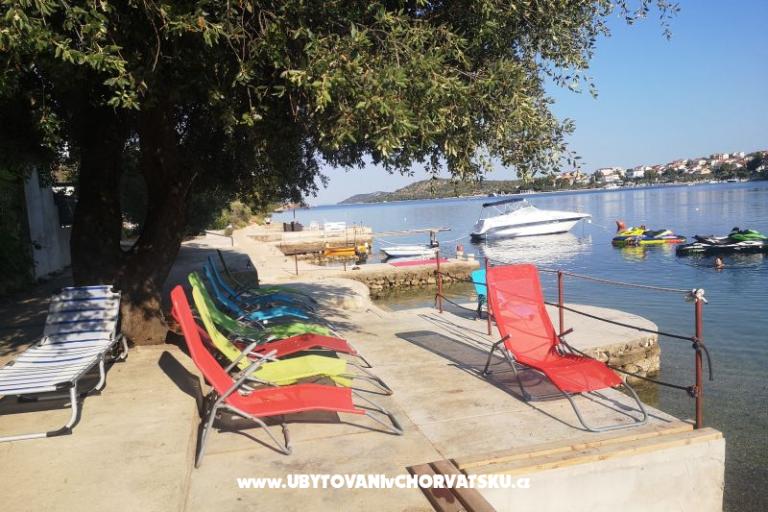 Apartments 10 metara od mora – photo 19