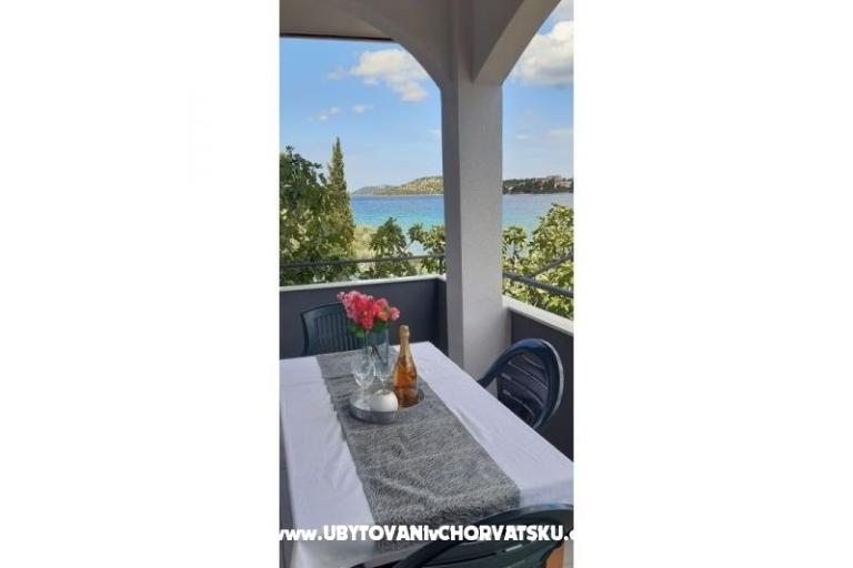 Apartments 10 metara od mora – photo 2