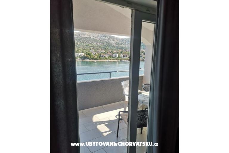 Apartments 10 metara od mora – photo 21