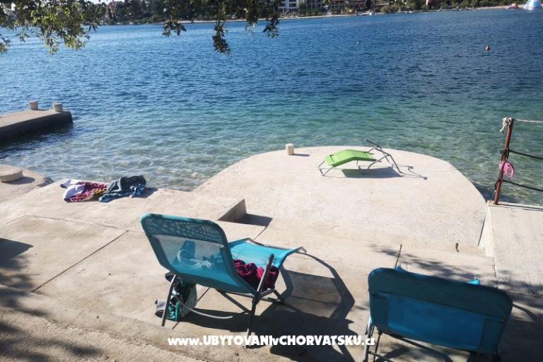 Apartments 10 metara od mora – photo 22