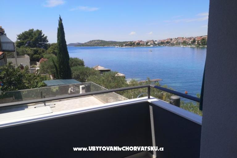 Apartments 10 metara od mora – photo 23