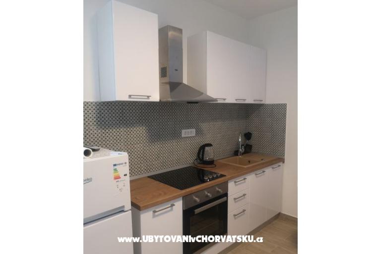 Apartments 10 metara od mora – photo 24