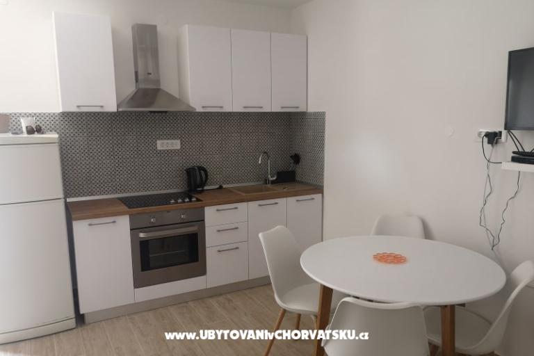 Apartments 10 metara od mora – photo 25