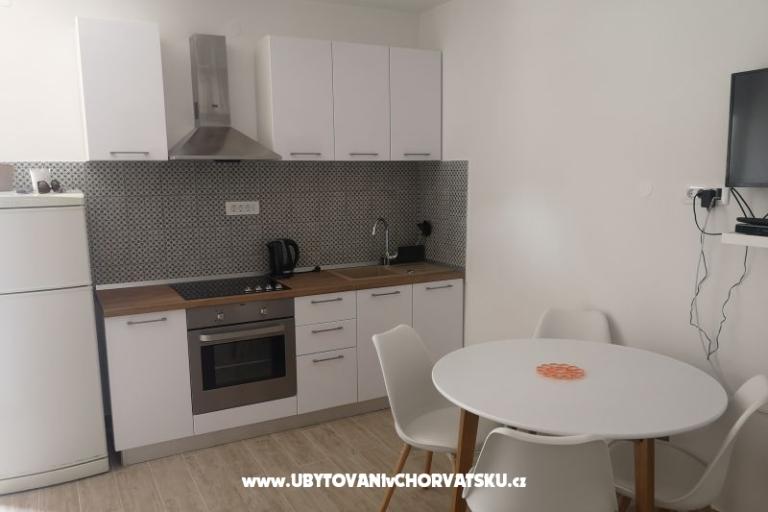 Apartments 10 metara od mora – photo 9