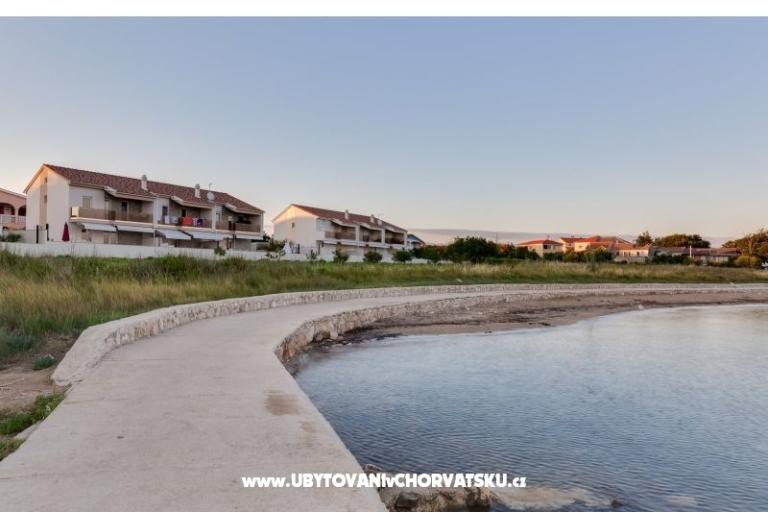 Crowonder Sun Garden – photo 17