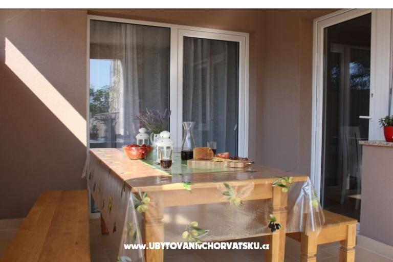 House Rose – photo 3