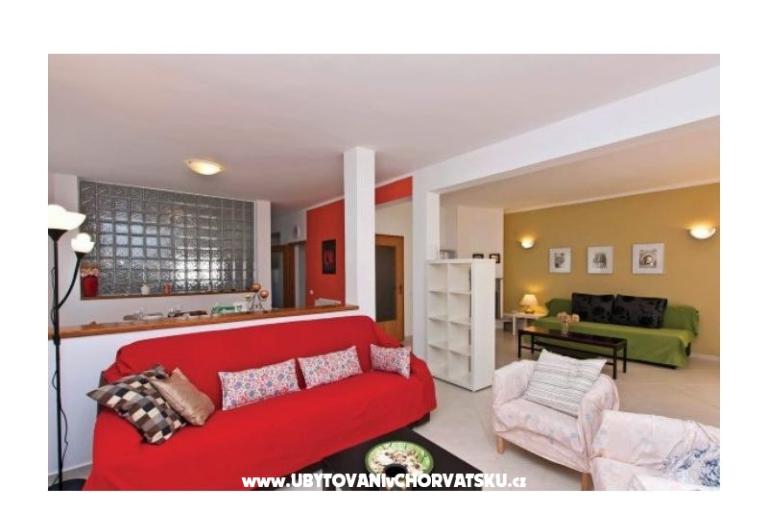 Family house with pool – photo 2