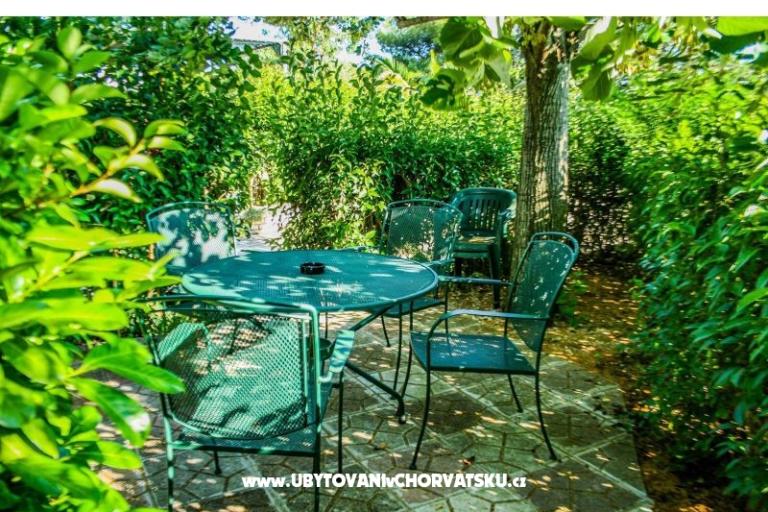 Apartment pool Slivar – photo 13