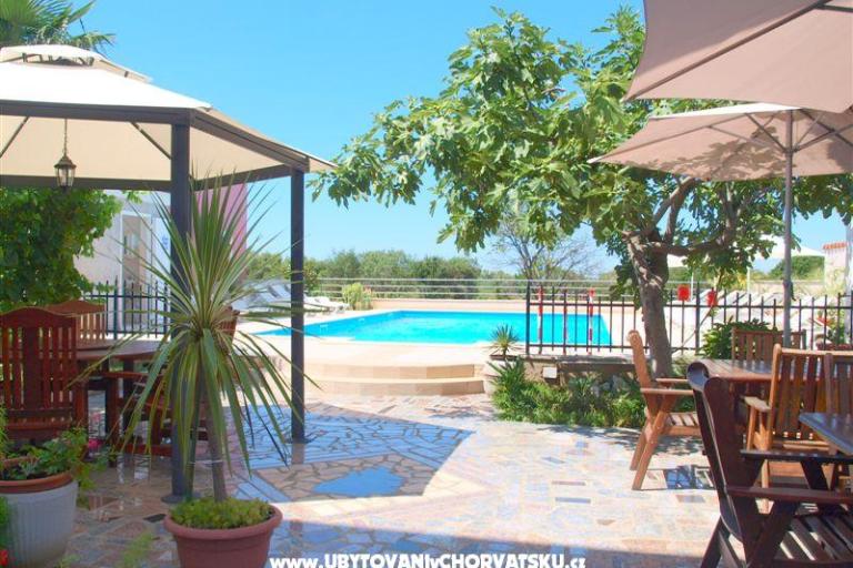 Apartments with pool Jadranka – photo 2